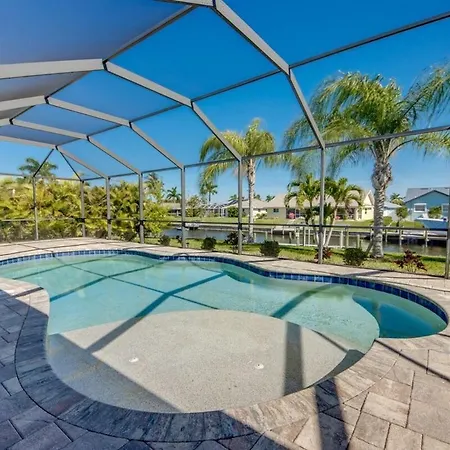 Beautiful Upscale Gulf Access Home, Villa Antigua